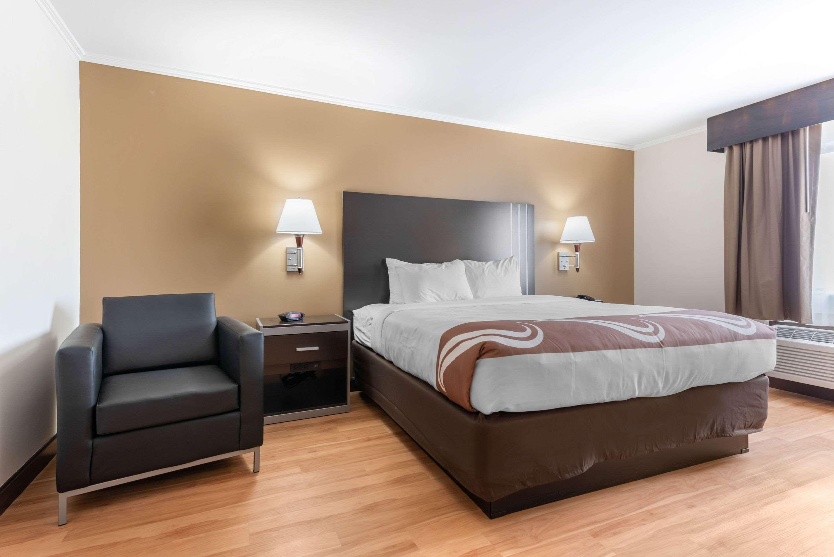 Quality Inn Фейрборн Екстер'єр фото